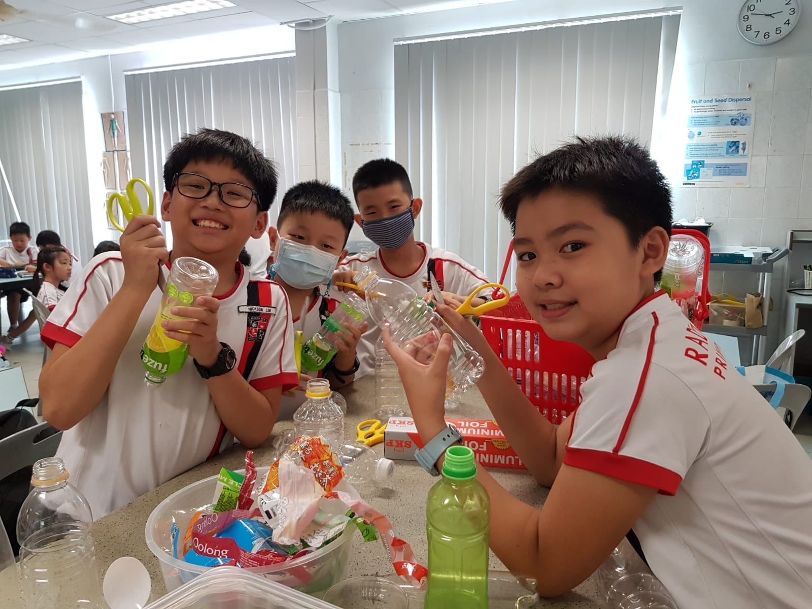 Radin Mas Primary School – Gold Award_Environment Science Students